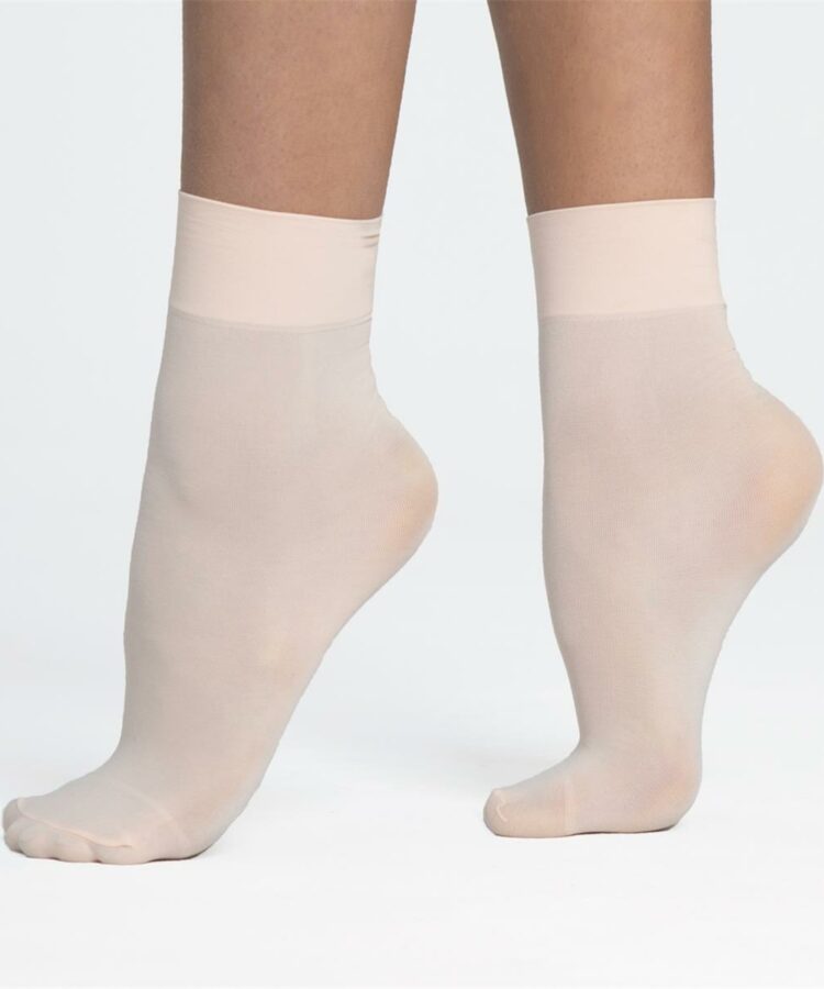 https://www.fairycreations.gr/wp-content/uploads/2025/10/intermezzo_kinder_tanzsocken_skin_pink_9057-750x900.jpg